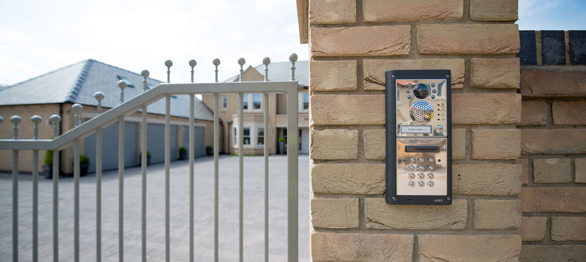 Access controlled gate